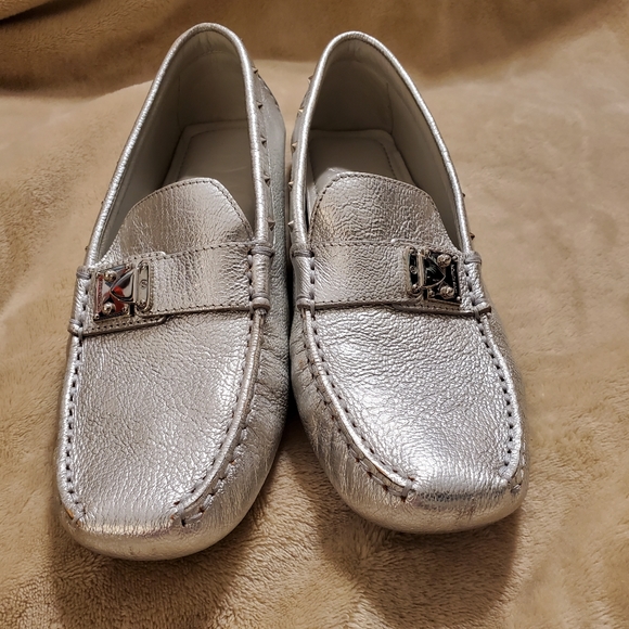 AUTHENTIC Louis Vuitton Silver Studded Driving Loafers EU37.5 PERFECT CONDITION - Picture 9 of 16